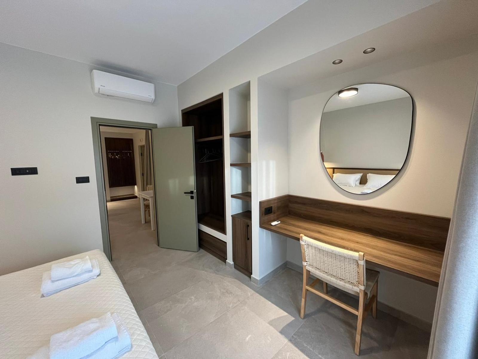 Mediterranean Sea Top Floor Palaiochora Ngoại thất bức ảnh