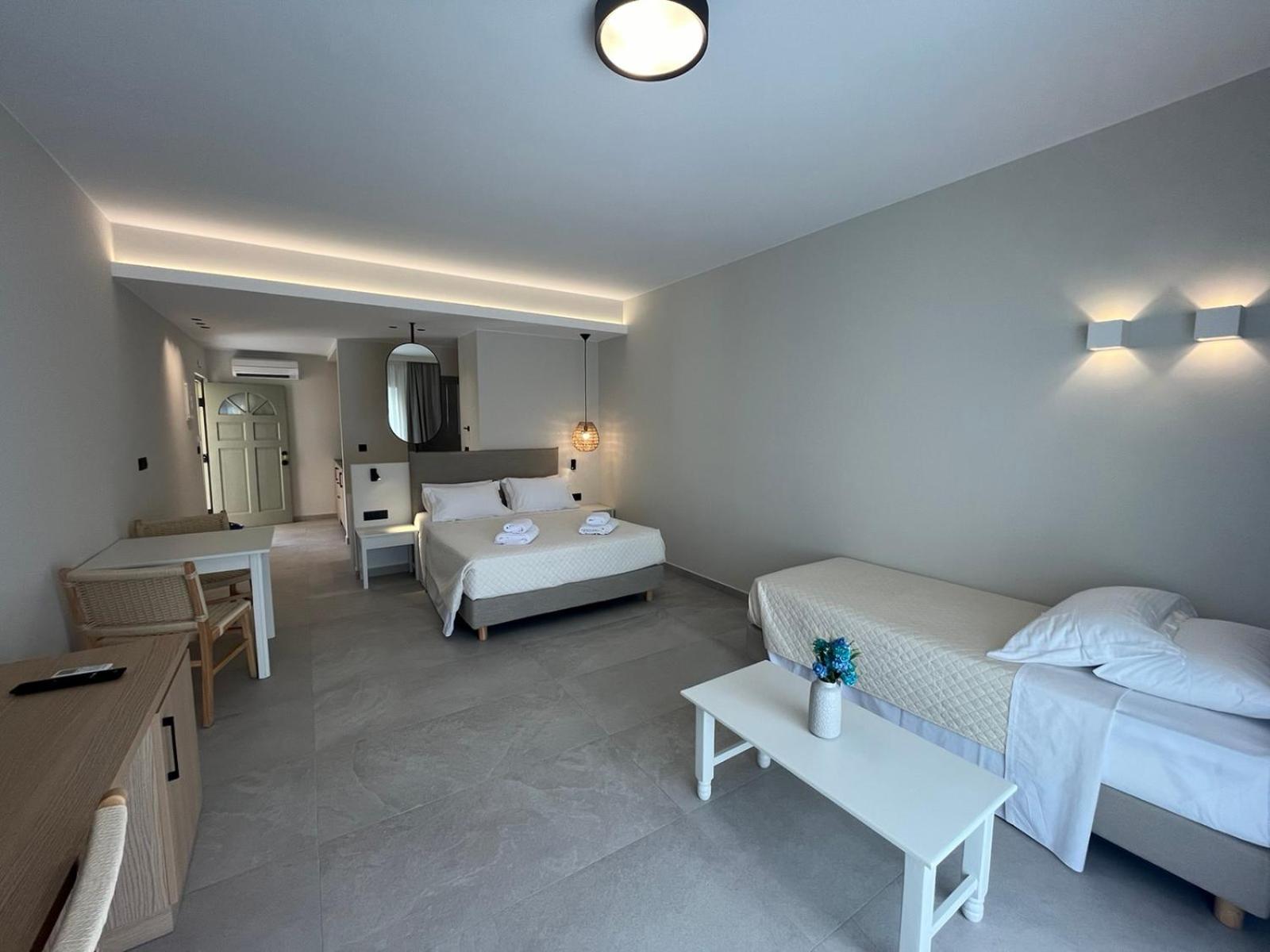 Mediterranean Sea Top Floor Palaiochora Ngoại thất bức ảnh
