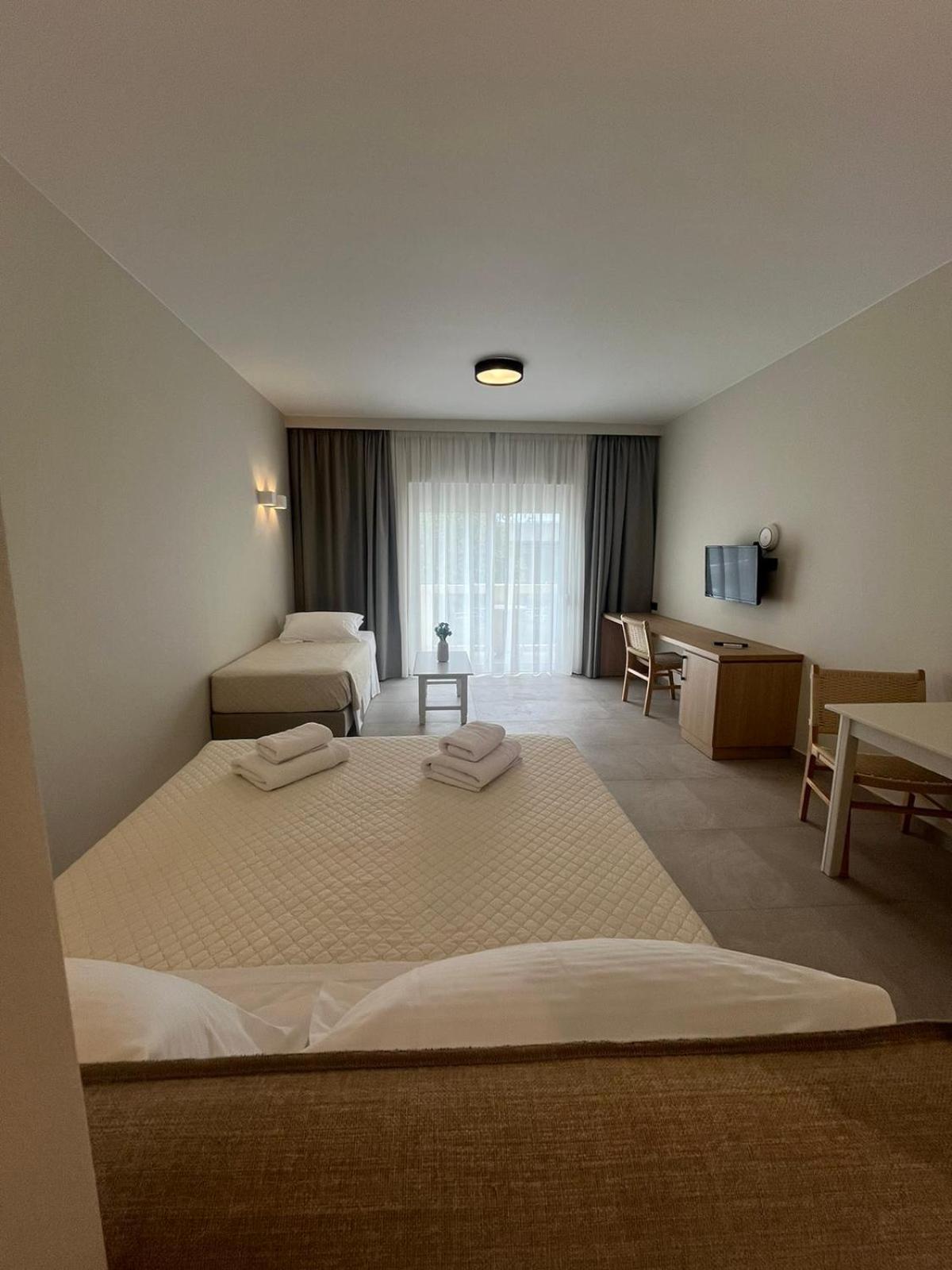 Mediterranean Sea Top Floor Palaiochora Ngoại thất bức ảnh