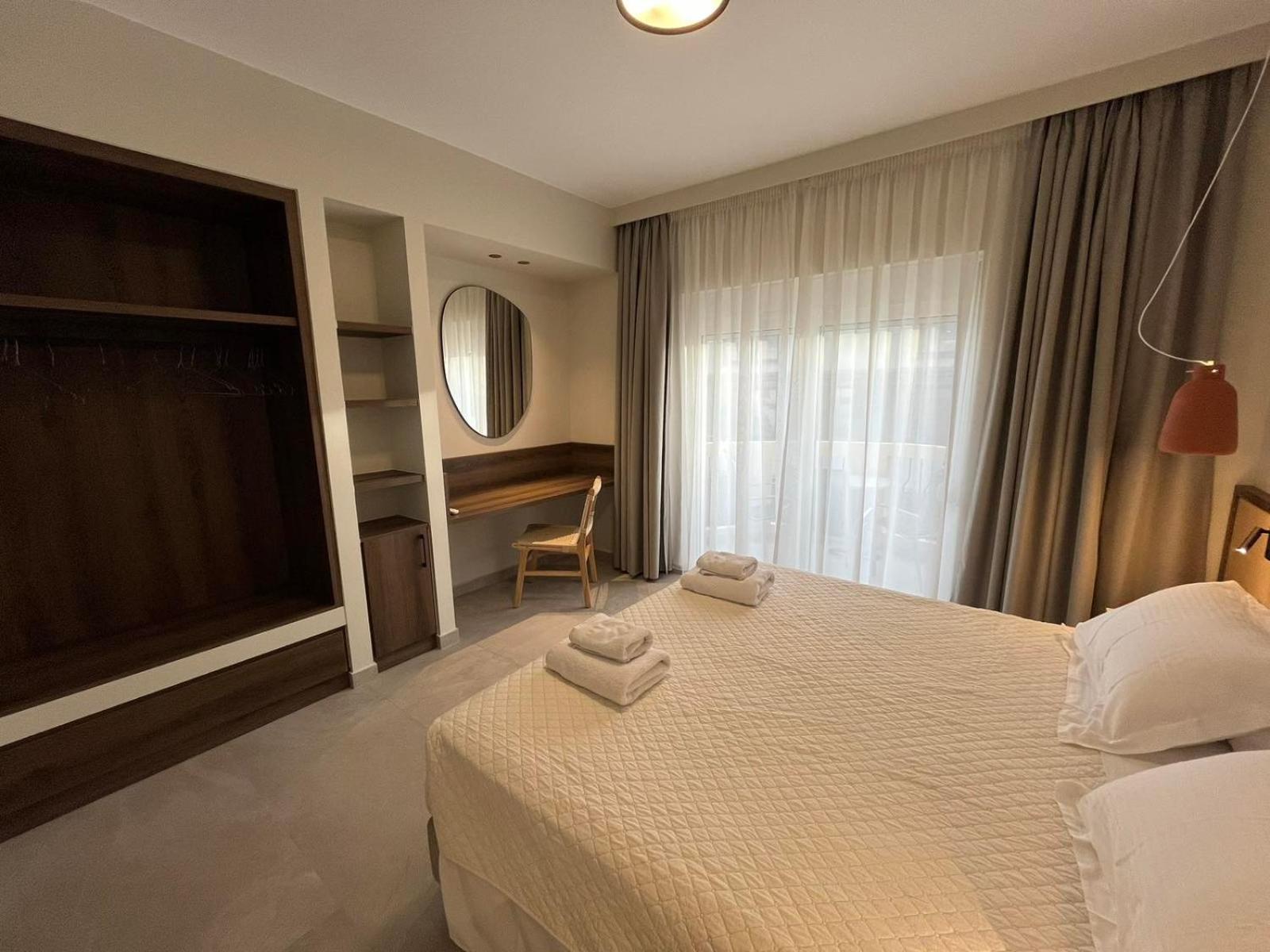 Mediterranean Sea Top Floor Palaiochora Ngoại thất bức ảnh