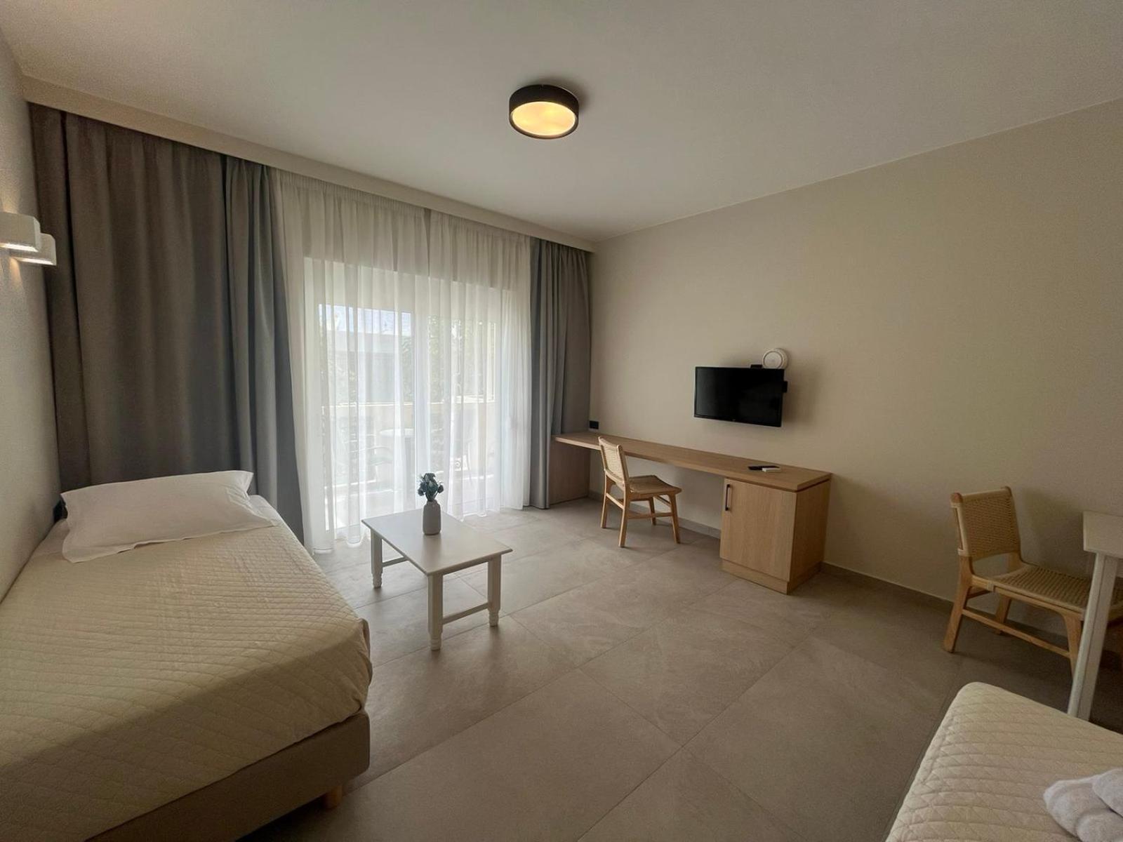Mediterranean Sea Top Floor Palaiochora Ngoại thất bức ảnh