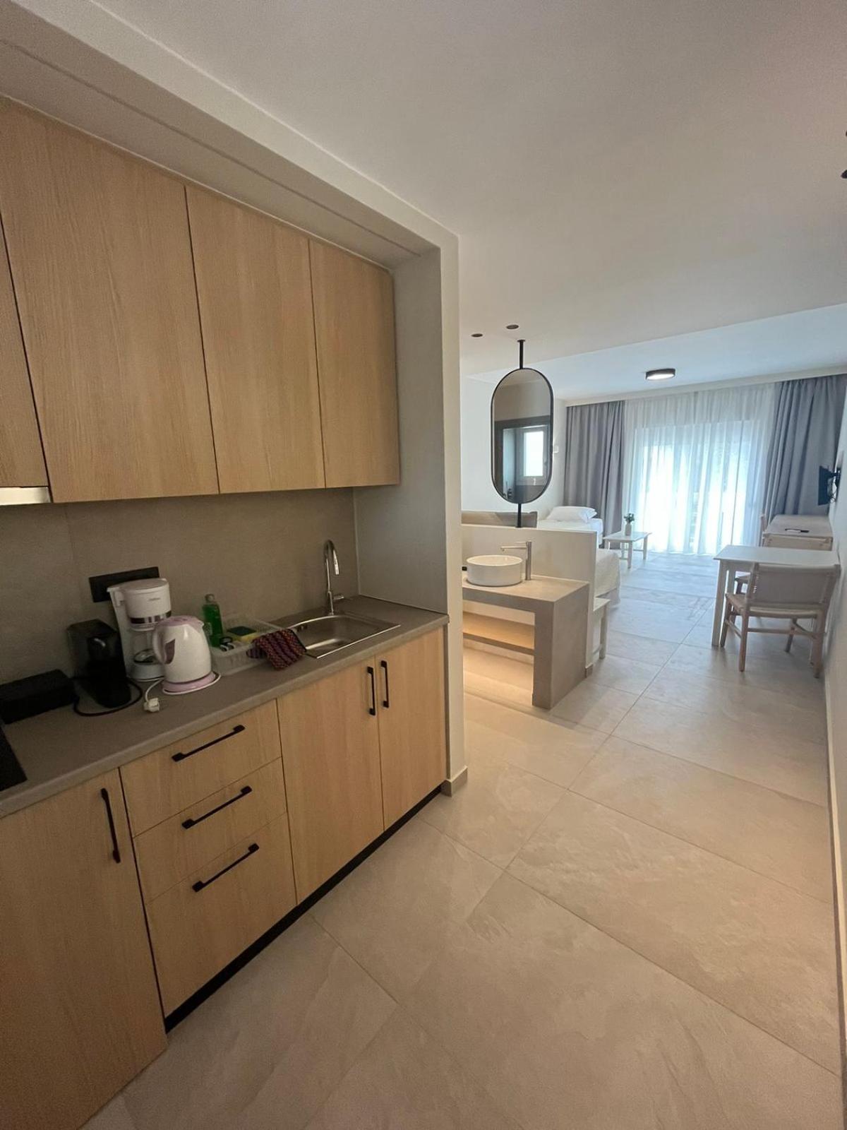 Mediterranean Sea Top Floor Palaiochora Ngoại thất bức ảnh