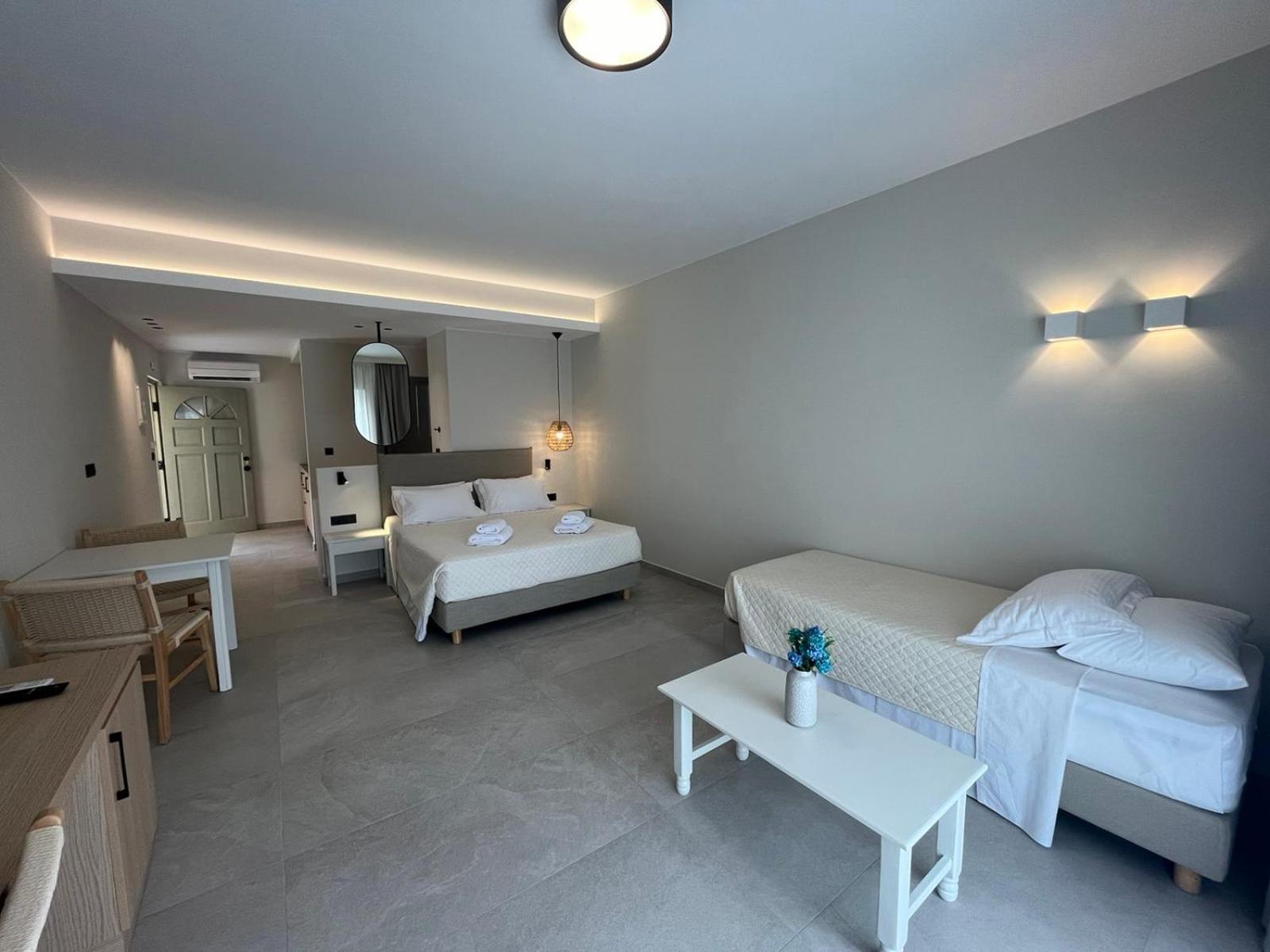 Mediterranean Sea Top Floor Palaiochora Ngoại thất bức ảnh