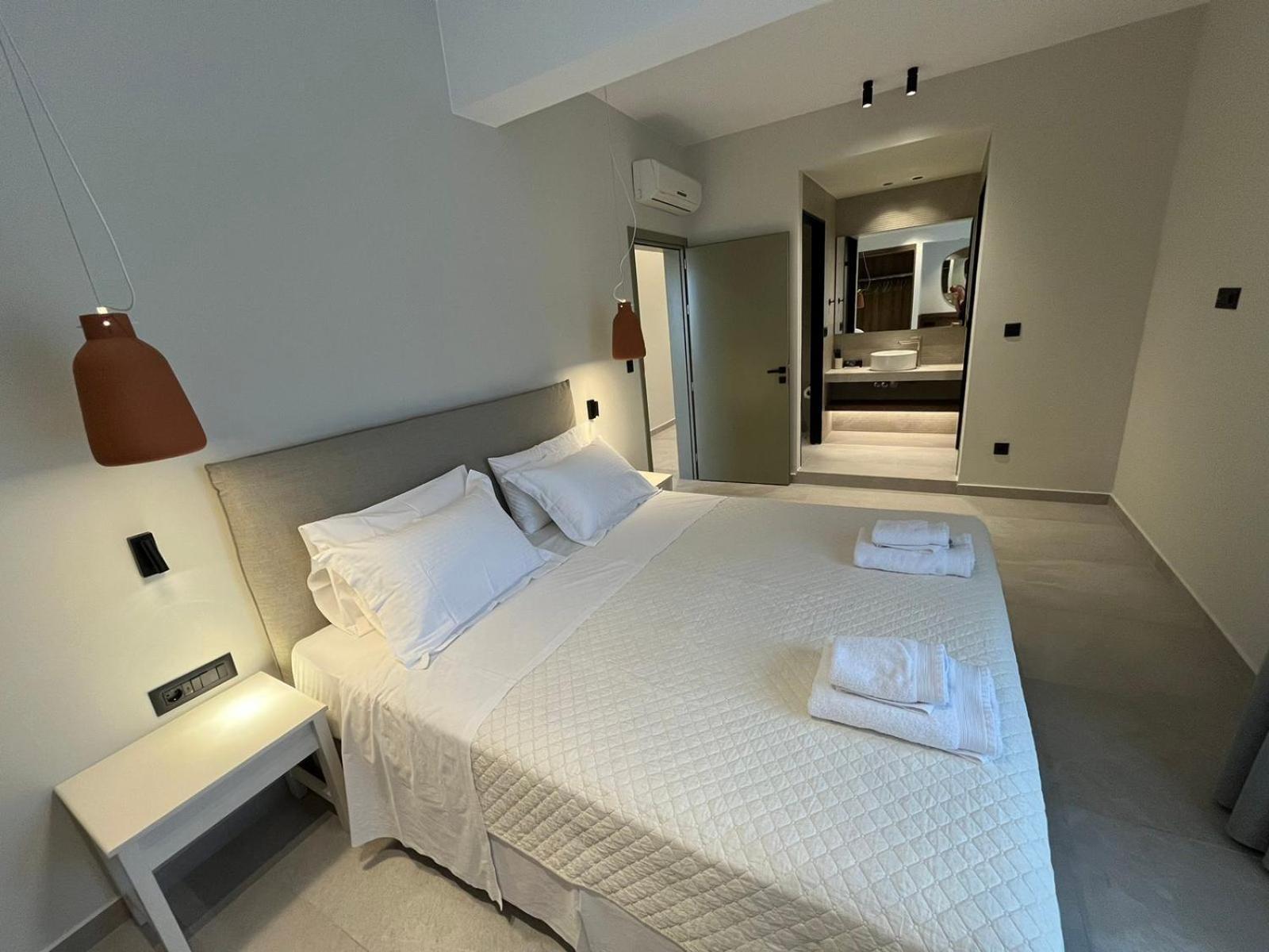 Mediterranean Sea Top Floor Palaiochora Ngoại thất bức ảnh