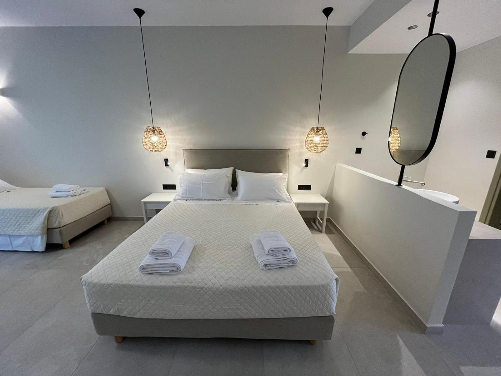 Mediterranean Sea Top Floor Palaiochora Ngoại thất bức ảnh