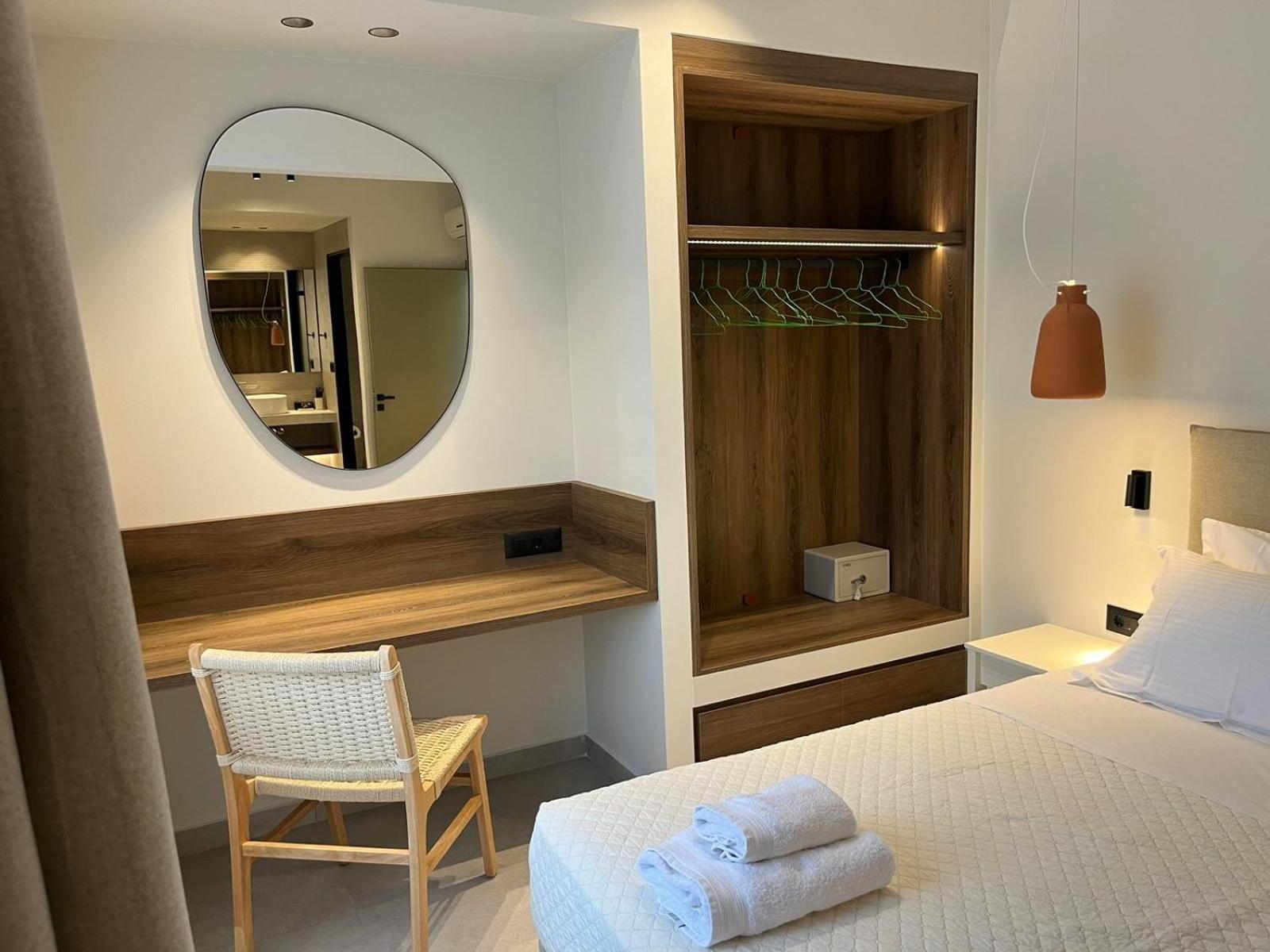 Mediterranean Sea Top Floor Palaiochora Ngoại thất bức ảnh
